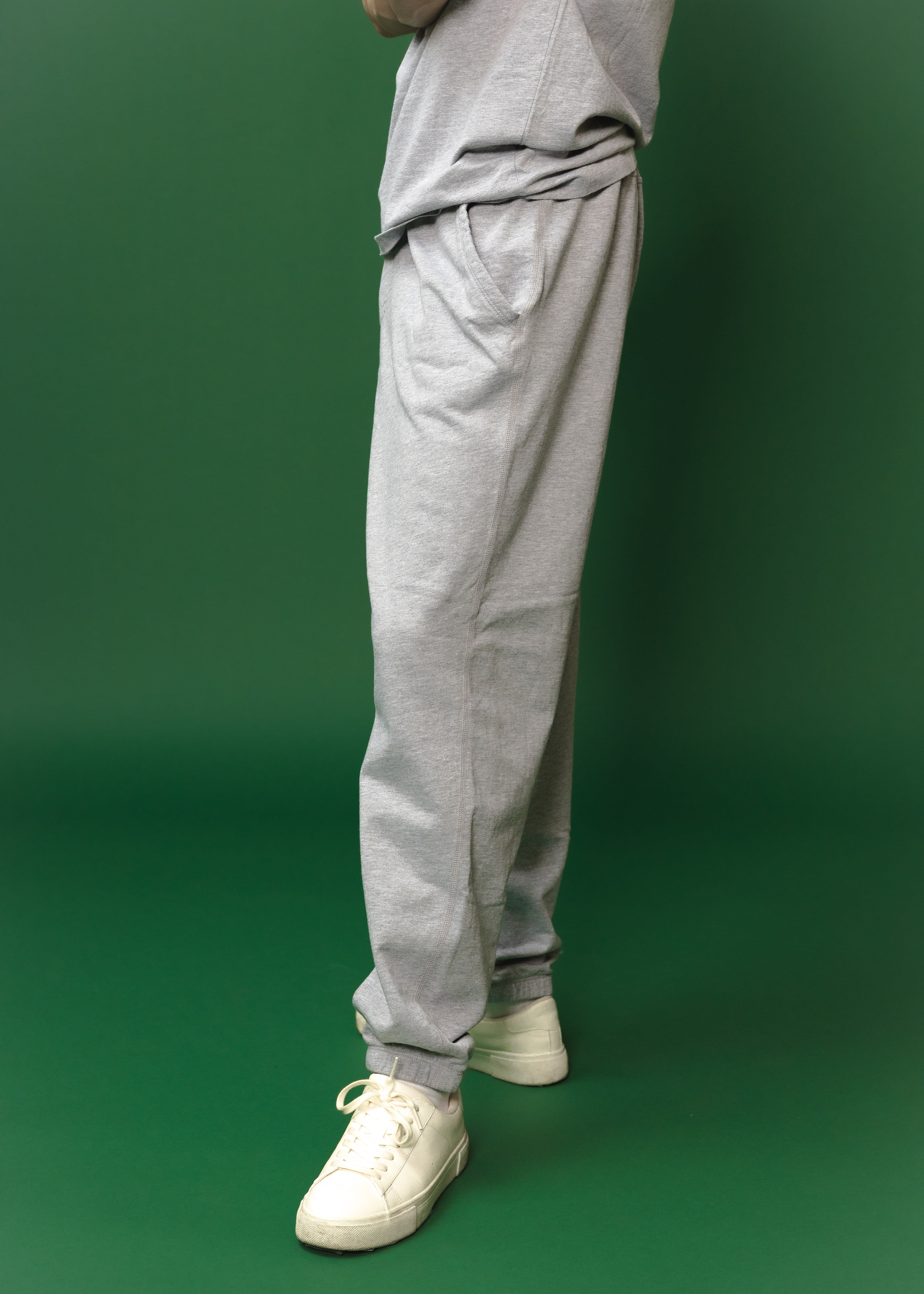 HEATHER GREY FLEECE SWEATPANT || HEATHER GREY